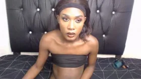Camgirl Lsnnicky en live webcam amateur