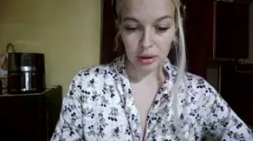 Camgirl Dollssweet en live webcam amateur