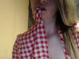 Camgirl AngryGirl69 en live webcam amateur