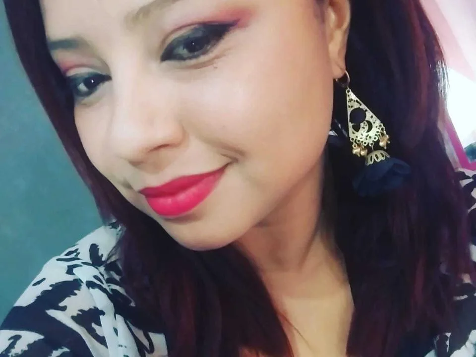 Camgirl DevoraFoxy en live webcam amateur sur Mustvideos