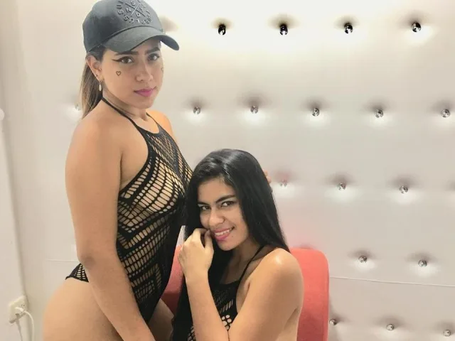 Camgirl KorinYAmbar en live webcam amateur