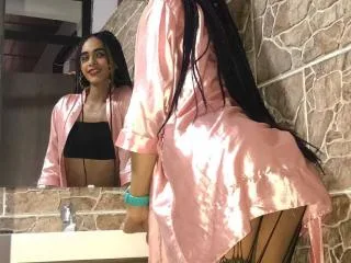 Camgirl SexyHannaD en live webcam amateur