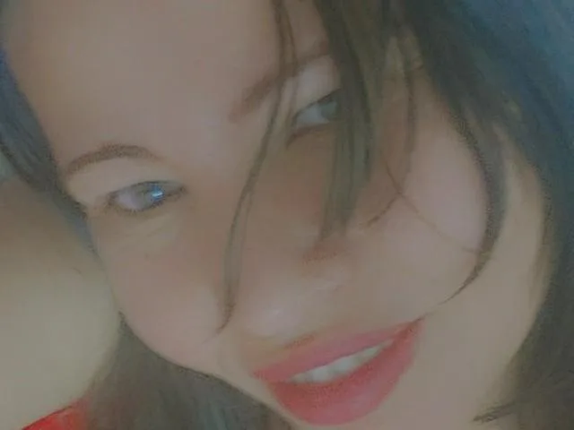 Camgirl EsmeraldaMilly en live webcam amateur