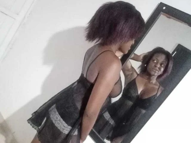 Camgirl LeydyBo en live webcam amateur