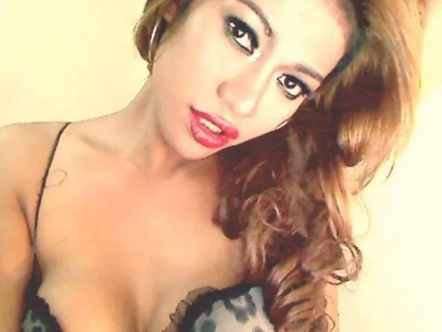 Camgirl HugeKatarina en live webcam amateur