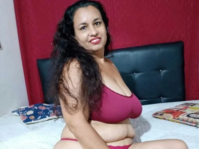 Camgirl JadeMature en live webcam amateur
