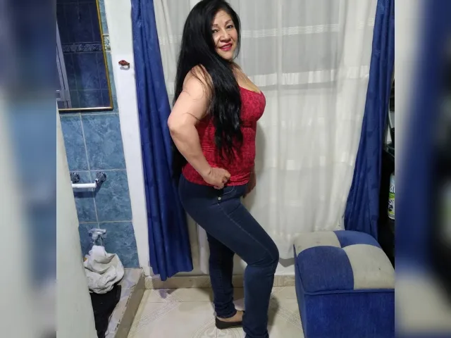 Camgirl DiosaChaude en live webcam amateur