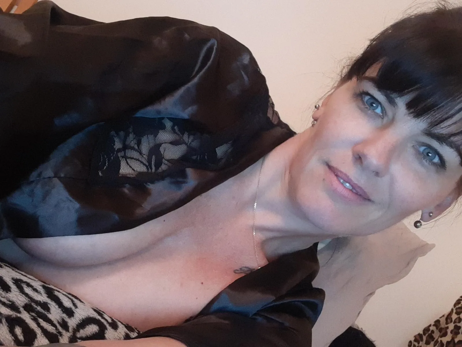 Camgirl Blancheneige69 en live webcam amateur sur Mustvideos