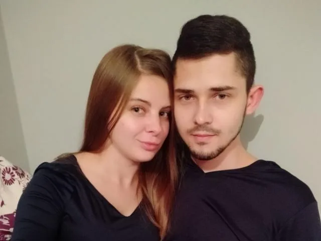 Camgirl LilyAndSwan en live webcam amateur
