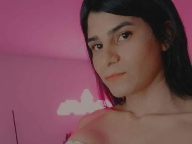 Camgirl CarolsaliTS en live webcam amateur sur Mustvideos