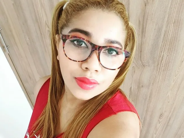 Camgirl AmeliaFoxx en live webcam amateur