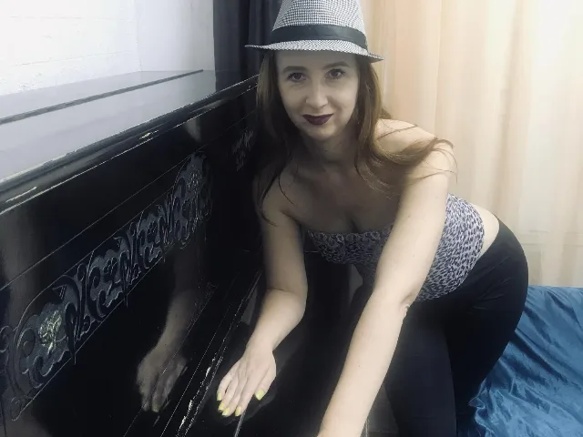 Camgirl EvelinFrau en live webcam amateur