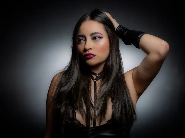 Camgirl MalahiaBurton en live webcam amateur