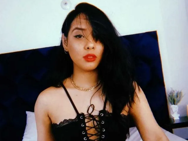 Camgirl MacarenaaShy en live webcam amateur