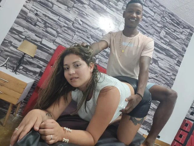 Camgirl BlaackAndWhite en live webcam amateur