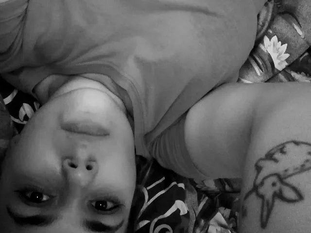 Camgirl VeryPassionateCouple en live webcam amateur