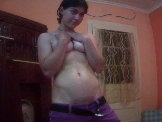 Camgirl MuscledLove en live webcam amateur