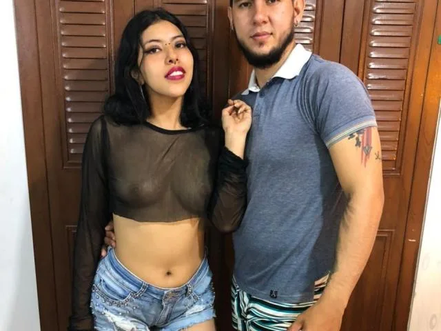 Camgirl AlinandScoot en live webcam amateur