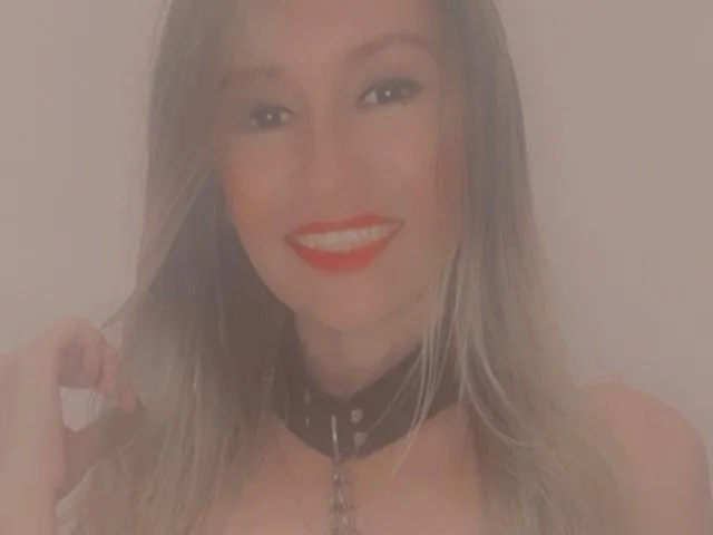 Camgirl Renatabdsm en live webcam amateur