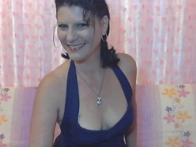 Camgirl Emmahotcum en live webcam amateur