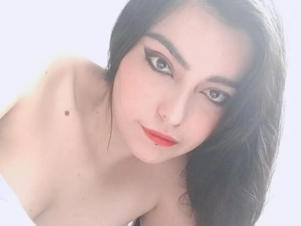 Camgirl MelanieHills en live webcam amateur sur Mustvideos