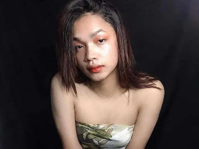 Camgirl AsianDestiny en live webcam amateur