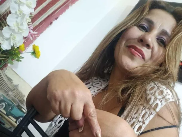 Camgirl VannesaFun en live webcam amateur