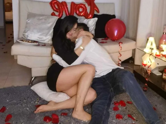 Camgirl GraceandDarius en live webcam amateur