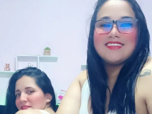 Camgirl ThePowerGirls en live webcam amateur
