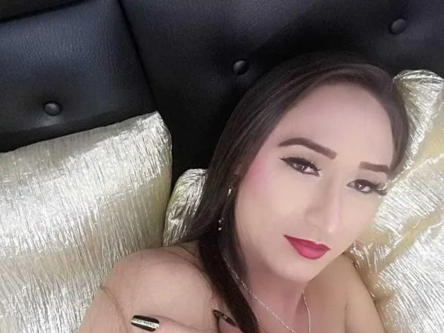 Camgirl MichelLorens en live webcam amateur