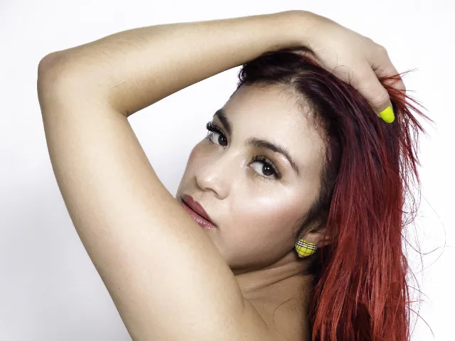 Camgirl DannaCandi en live webcam amateur