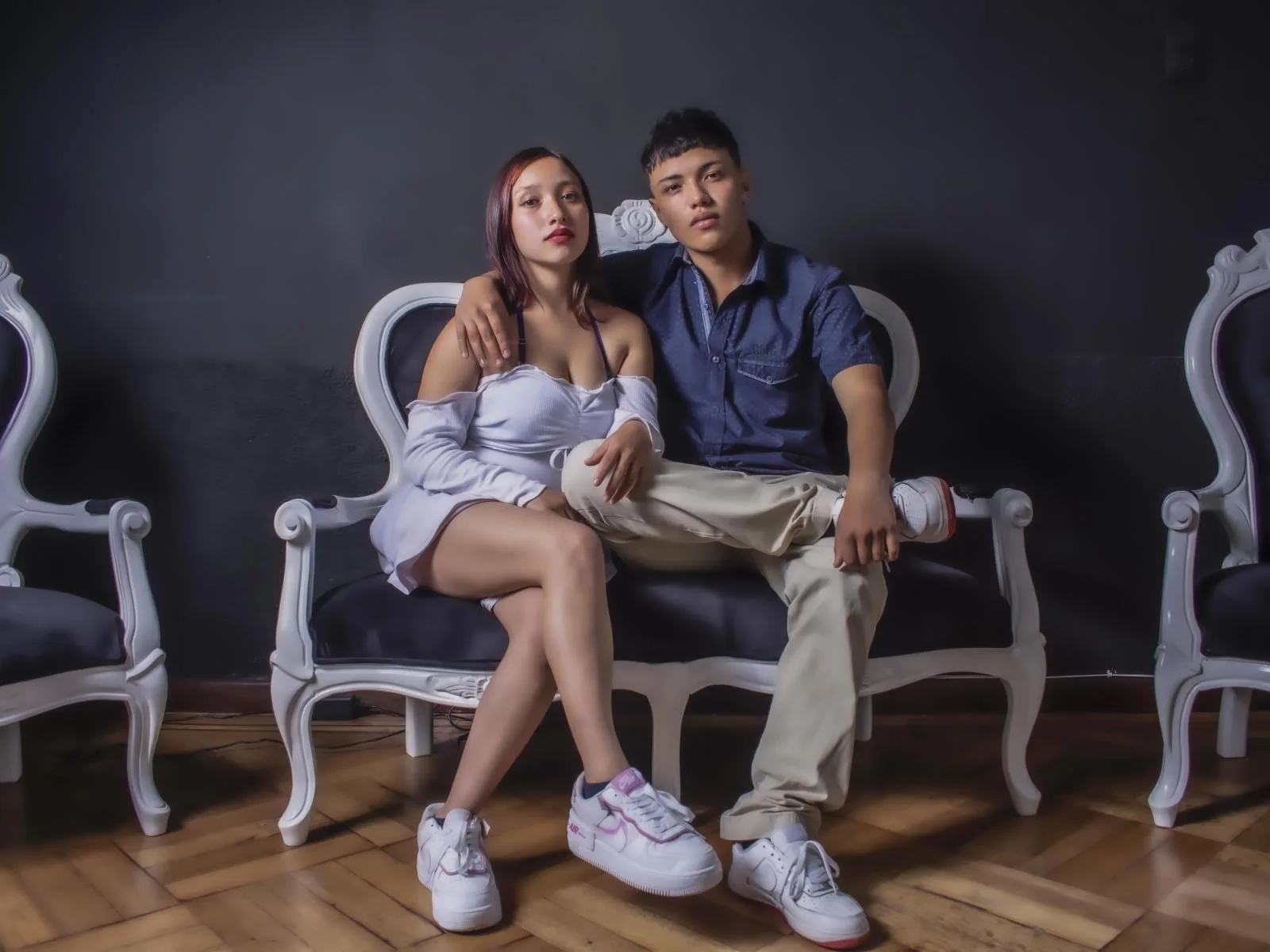 Camgirl AliceAndMike en live webcam amateur sur Mustvideos
