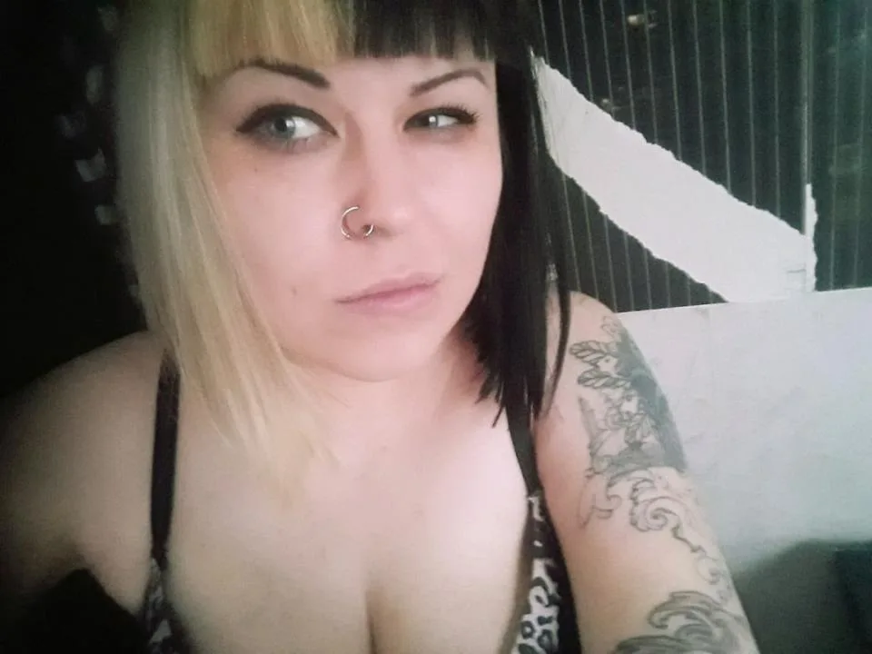 Camgirl PsychoGurl en live webcam amateur sur Mustvideos