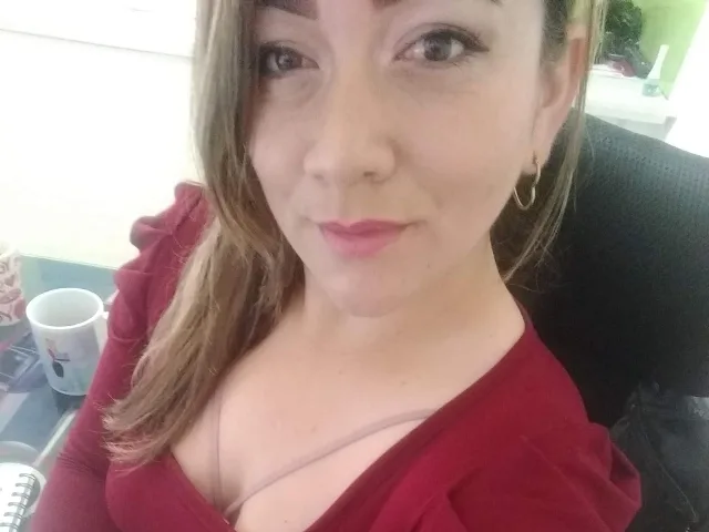 Camgirl AmandaLux en live webcam amateur