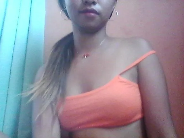Camgirl Santah en live webcam amateur