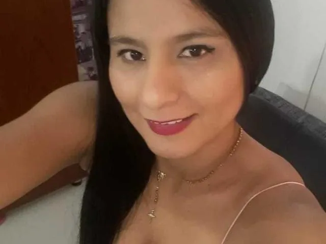 Camgirl CattaleyaLiz en live webcam amateur