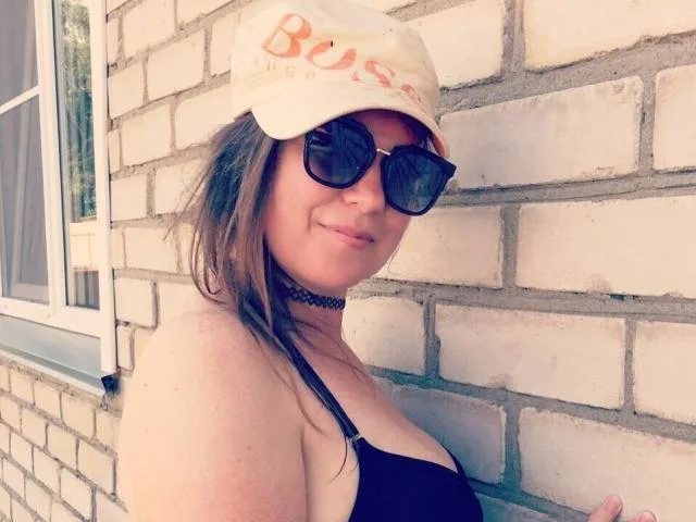 Camgirl HelenFame en live webcam amateur