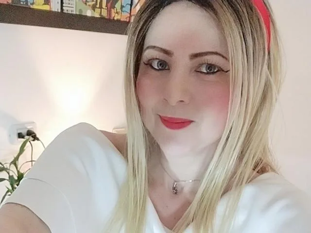 Camgirl SaraSupreme en live webcam amateur sur Mustvideos