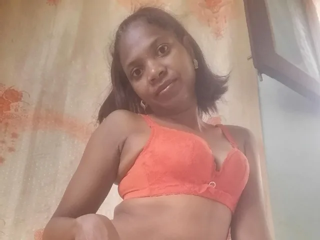 Camgirl leoniesexihot08 en live webcam amateur
