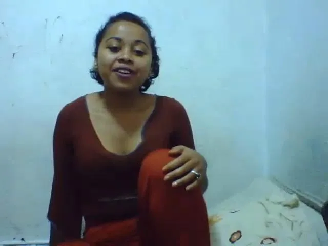 Camgirl SuzanneSexigirl en live webcam amateur