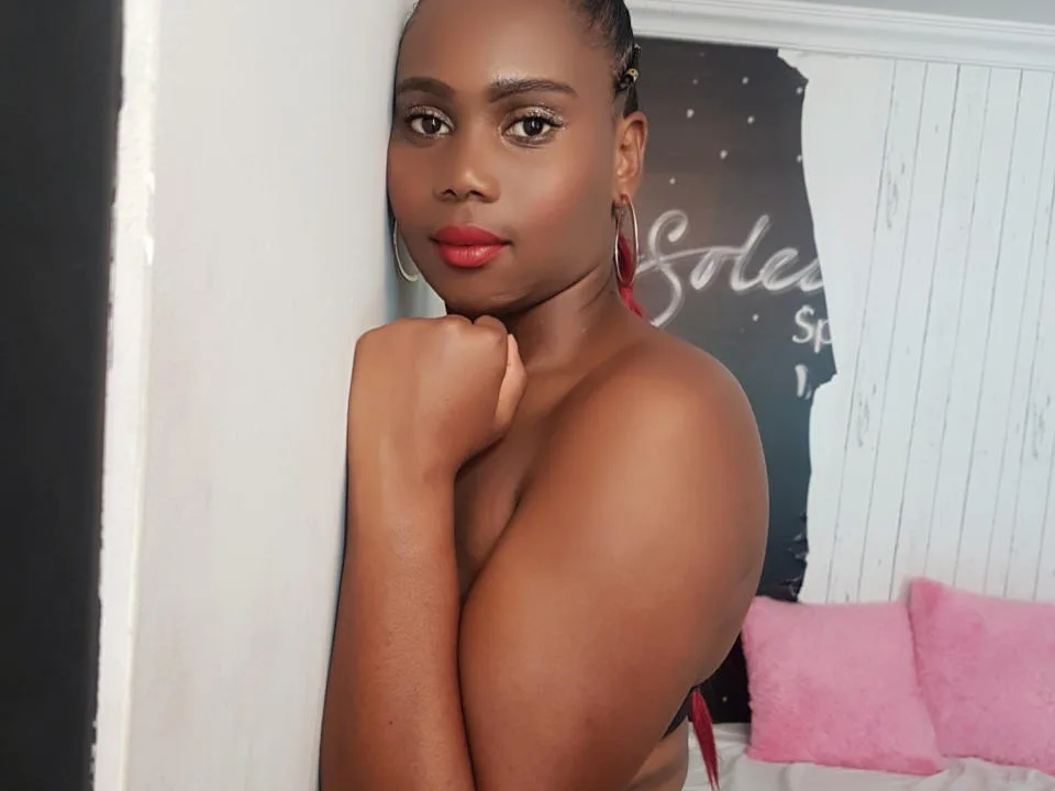 Camgirl SaloMina en live webcam amateur sur Mustvideos