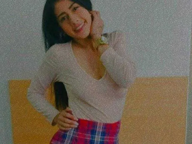 Camgirl AshlethomSonig en live webcam amateur
