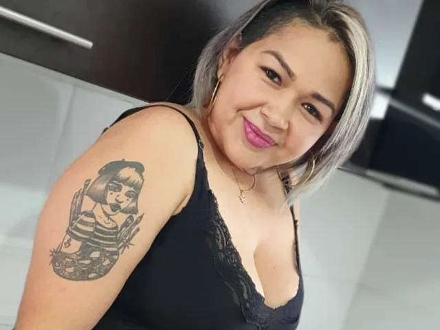 Camgirl LeilaMartins en live webcam amateur