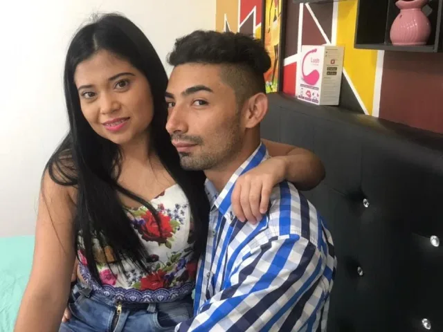 Camgirl LissetandJason en live webcam amateur