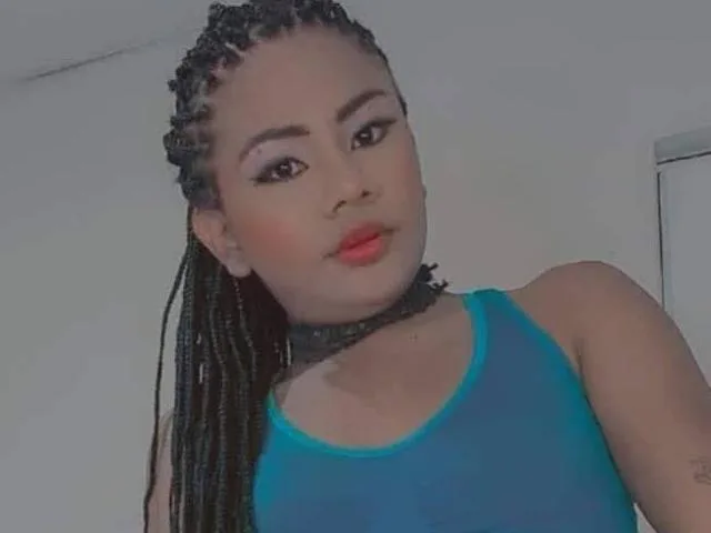 Camgirl AntonellaLove en live webcam amateur