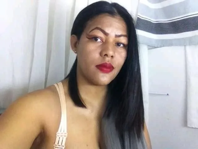 Camgirl FaniahSex en live webcam amateur