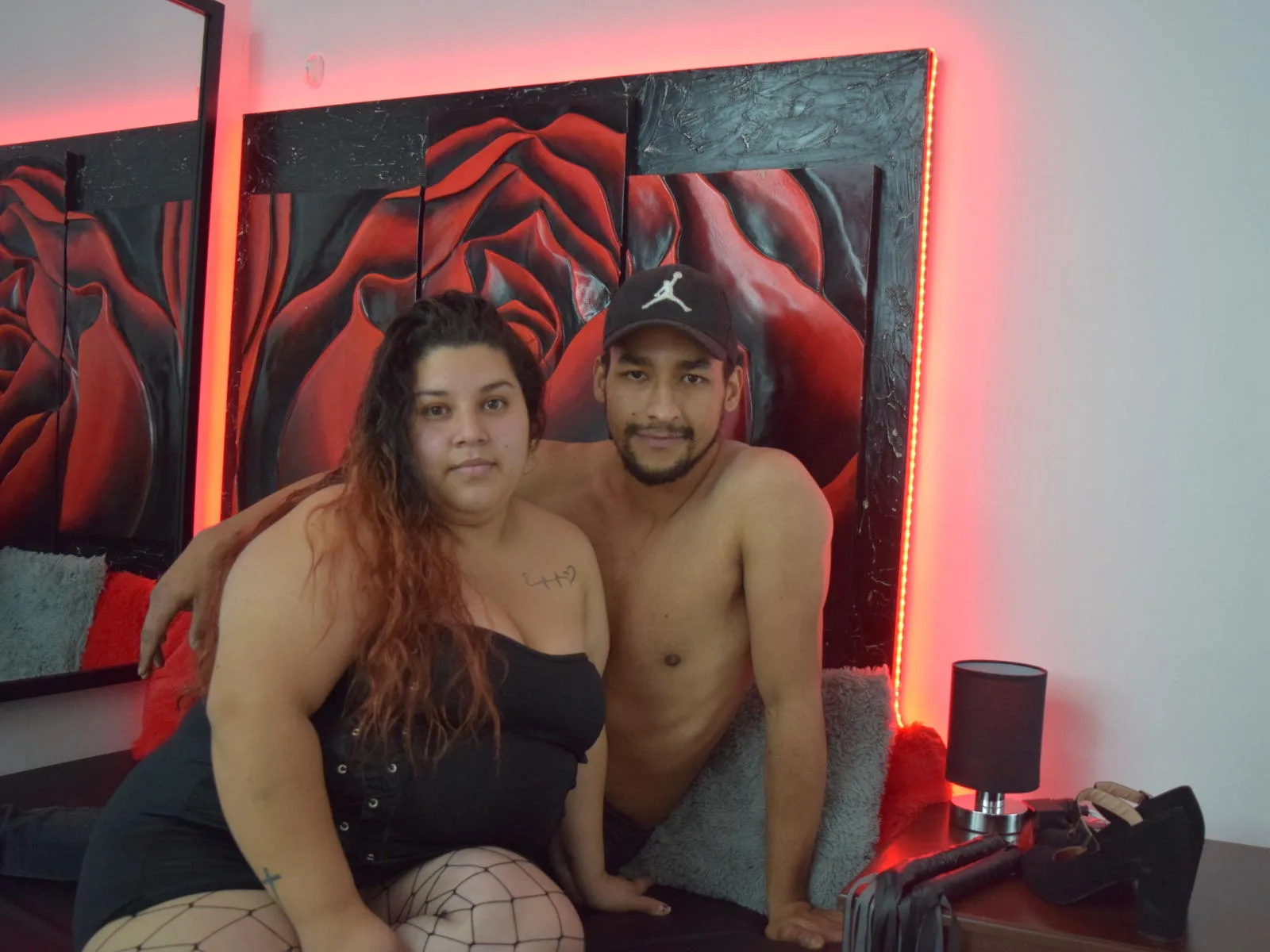 Camgirl LeslyAndAdam en live webcam amateur sur Mustvideos