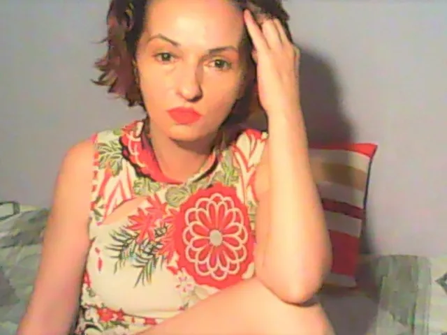 Camgirl AnnaHoty en live webcam amateur