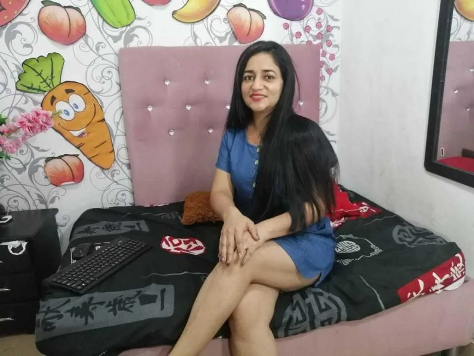 Camgirl DannaRojas en live webcam amateur sur Mustvideos