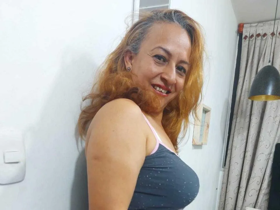Camgirl AliceMaturee en live webcam amateur sur Mustvideos